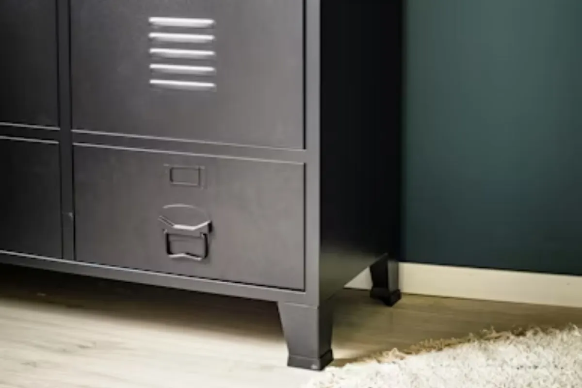 model lemari besi terbaru